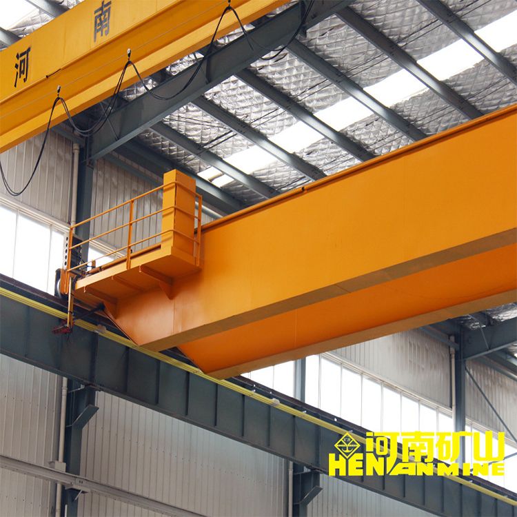 新型雙梁起重機(jī)