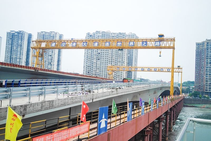 重磅！河南礦山72米大跨度起重機(jī)助力簡州大橋建設(shè)